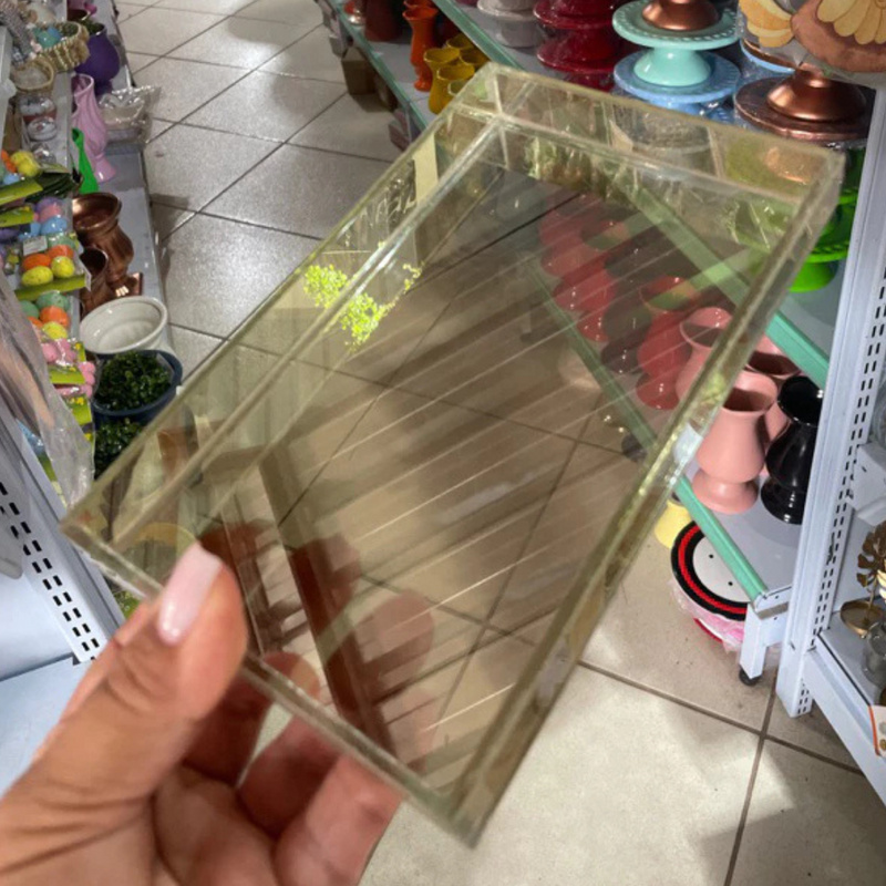 Bandejas decoração para casa e festas bandeja de plástico branca com detalhes dourado alto relevo.