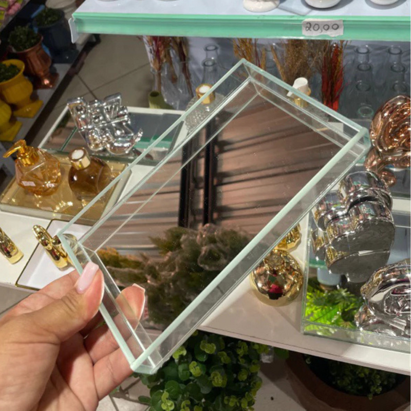 Bandejas decoração para casa e festas bandeja de plástico branca com detalhes dourado alto relevo.